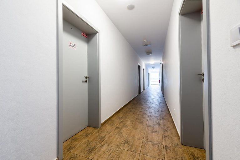 Others 5, Ubytovna Zeleznicna, Malacky