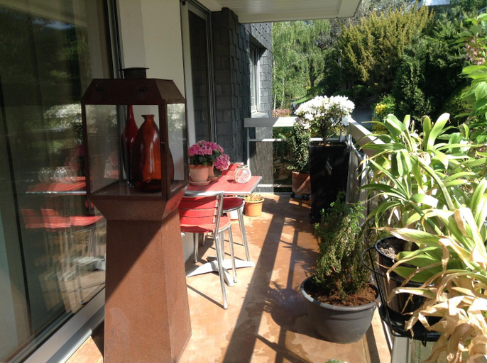 Others 5, Appartement Monseigneur, Morbihan