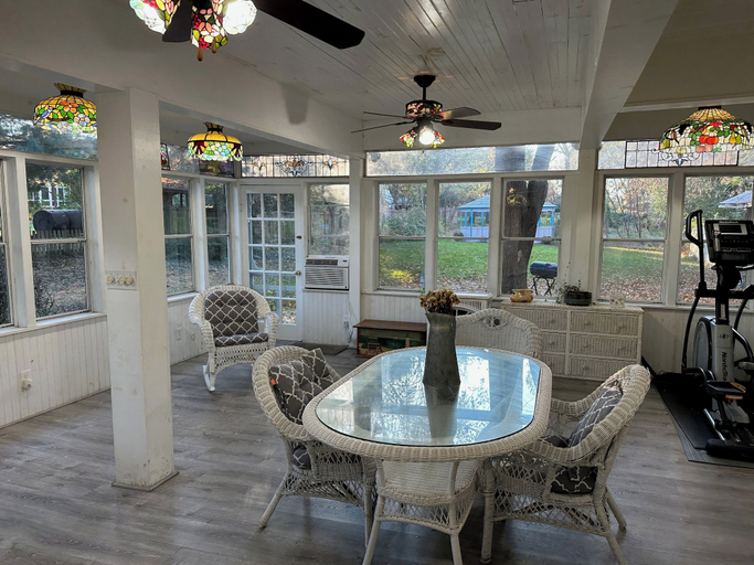 Food & Drinks, Inn on Fox Meadow, Montgomery