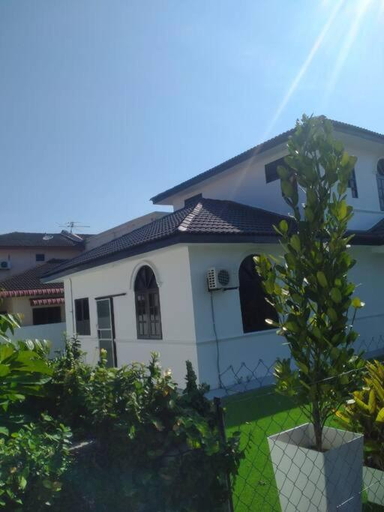 Villa President Homestay -4 bedroom Aircond WIFI Vacations Home, Perlis