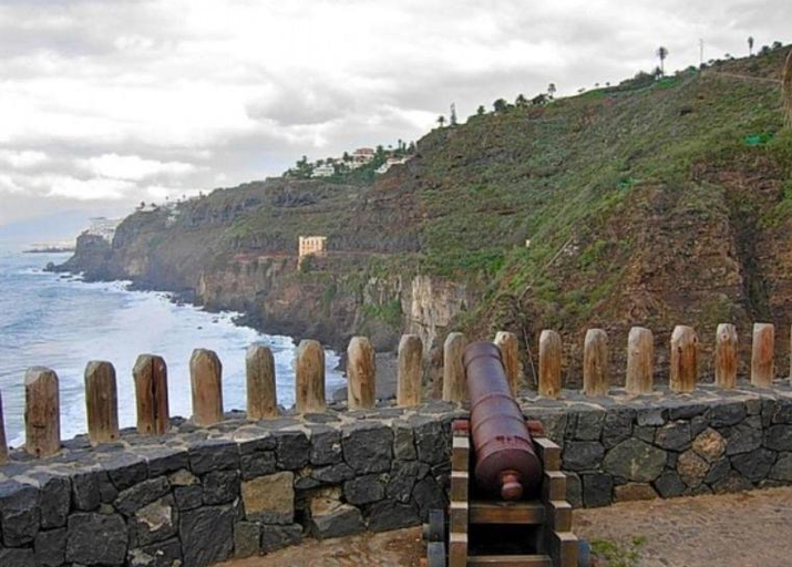 5, Villa in protected space in front of the sea, Santa Cruz de Tenerife
