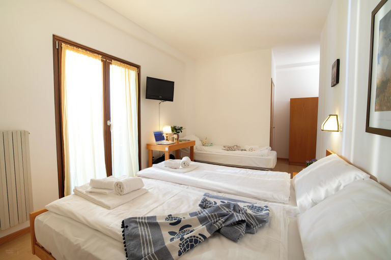 Bedroom 4, HOTEL MAE', Belluno