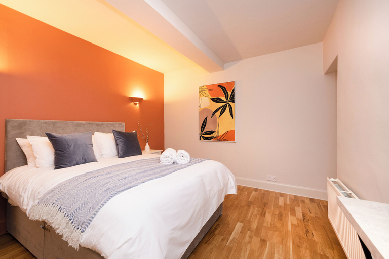 Bedroom 2, JOIVY Modern 1-bed flat in New Town, Edinburgh