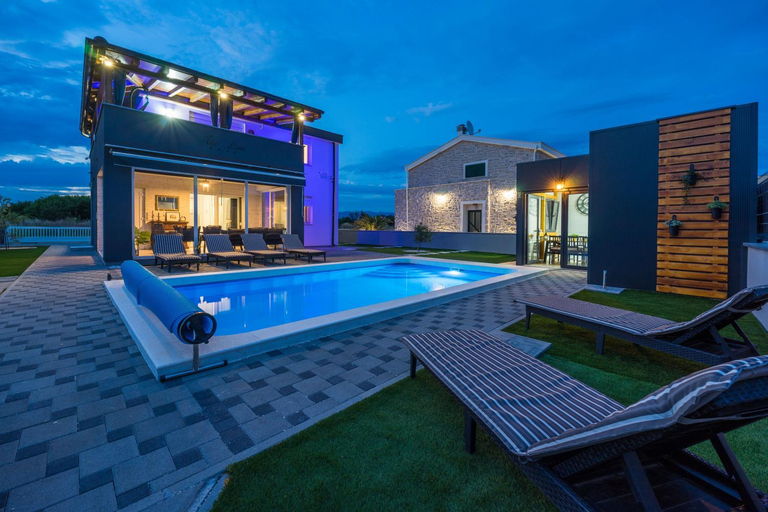 Others 1, Villa Lana, Privlaka