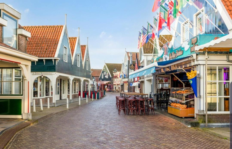 Others 2, Luxury loft at lake Volendam 20 min. from Amsterdam CS, Edam-Volendam