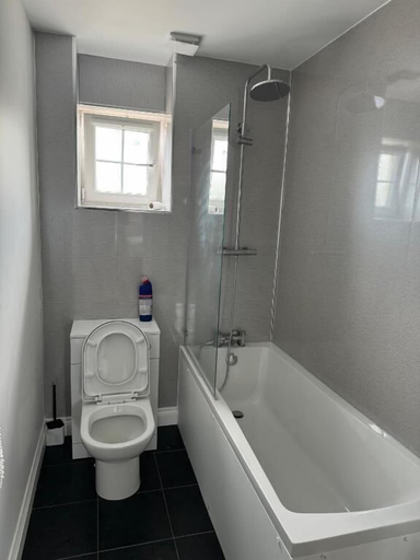 Bathroom, Glass Street Apartment, Fife