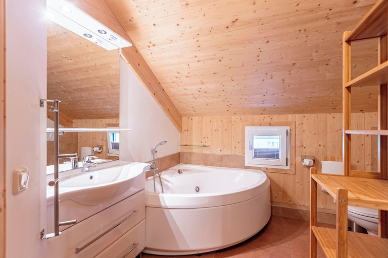 Bathroom 5, Feriendorf Murau by ALPS RESORTS, Murau