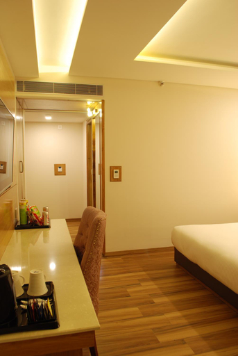 Bedroom 2, Glades Hotel Mohali - Chandigarh, Chandigarh