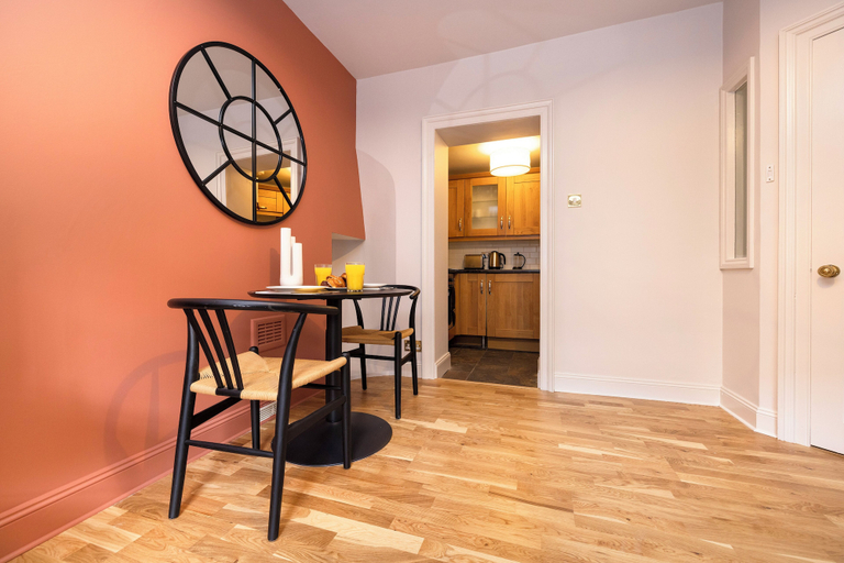 Others 5, JOIVY Modern 1-bed flat in New Town, Edinburgh