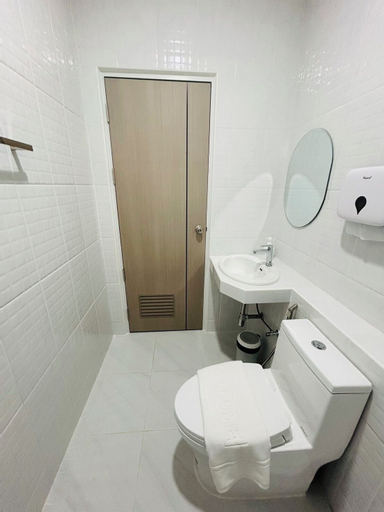 Bathroom 9