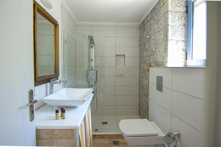 Bathroom, Sto Spiti, Peloponnese