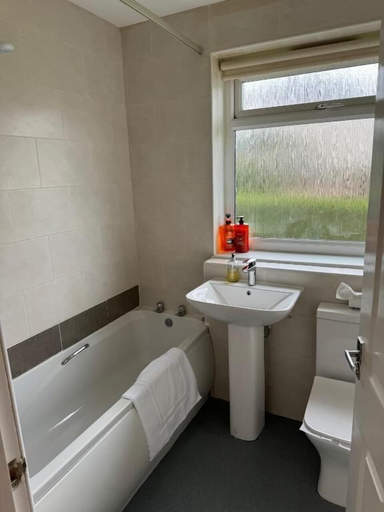 Bathroom, Hendry Road Cottage, Fife