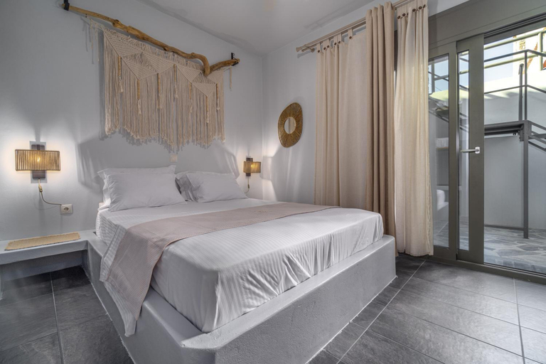 Others 5, La Perla Suites, Central Greece