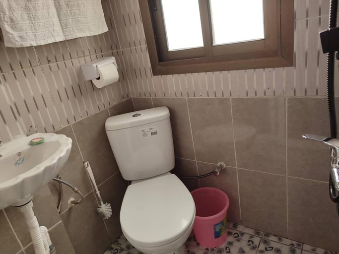 Bathroom 2, Maison Rose+, Wouri