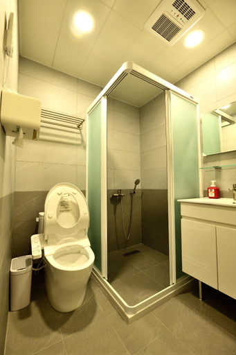 Bathroom 9