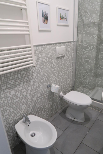 Bathroom 8