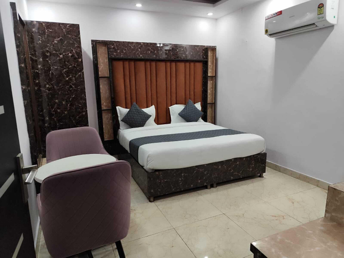 Bedroom 5, Hotel D-Down Town, Delhi