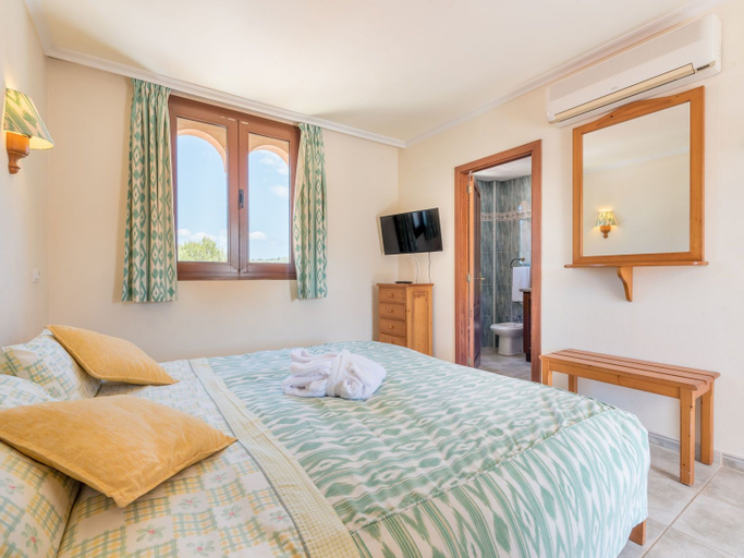 Bedroom 2, Sa Torre Apartaments, Baleares