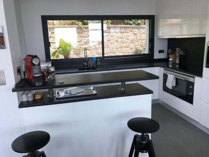 Kitchen, Villa d'exception, piscine, vue mer, plage a 100M, Corse-du-Sud
