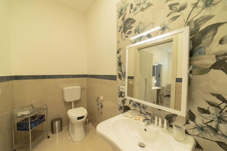 Bathroom, B&B Mandorlo Bianco, Syracuse