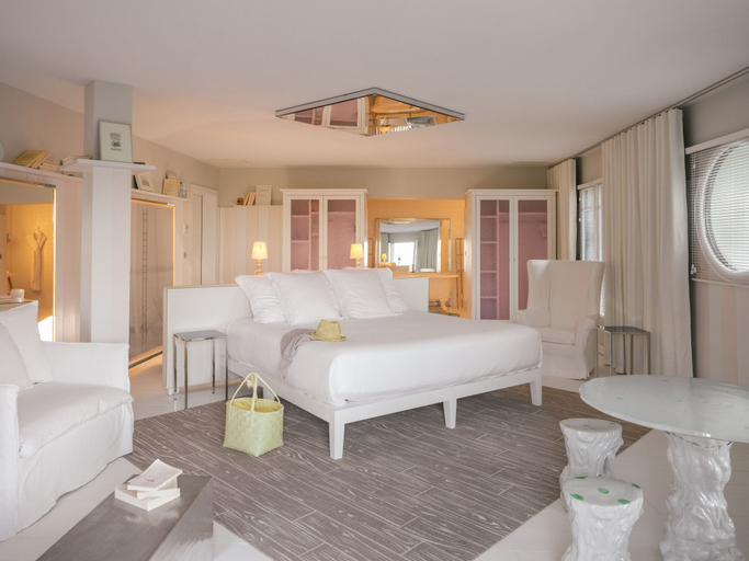 Bedroom 3, La Co(o)rniche, Gironde