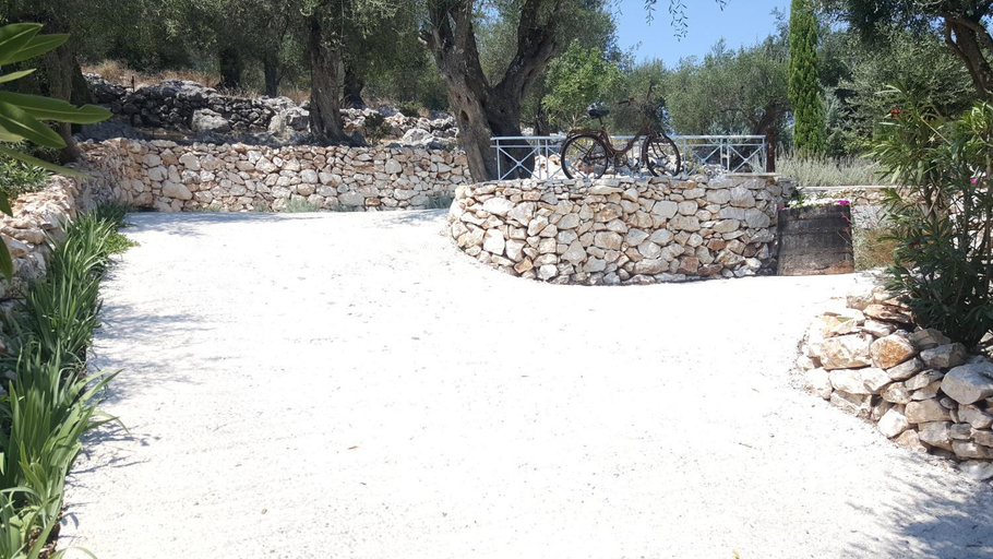 Others 2, vraxleri house, Ionian Islands