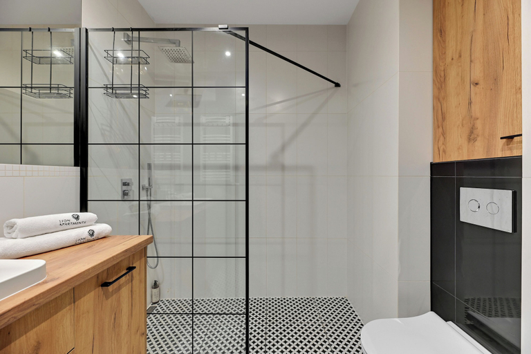 Bathroom 3, Lion Apartments - Front Park, Gdańsk City