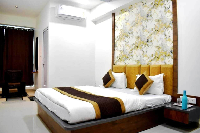 Bedroom 3, Hotel White House, Ahmadabad
