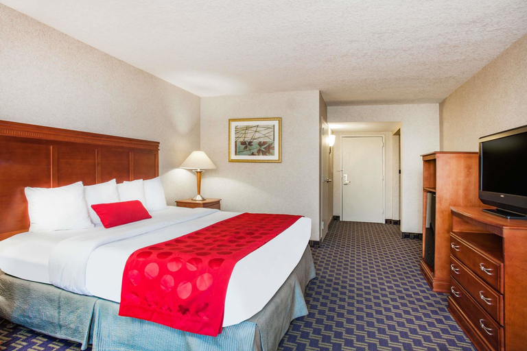 Bedroom 5, Jacksonville I-95 by Butler Blvd, Duval