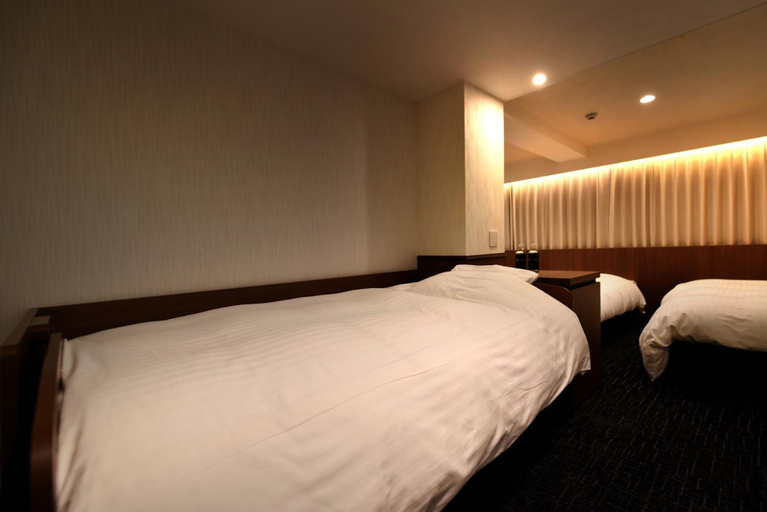 Bedroom 2, Hotel Platanus Shin Yokohama, Yokohama