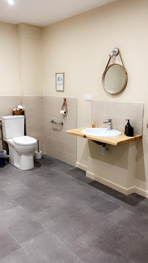 Bathroom, La grange du Contoures, Aveyron