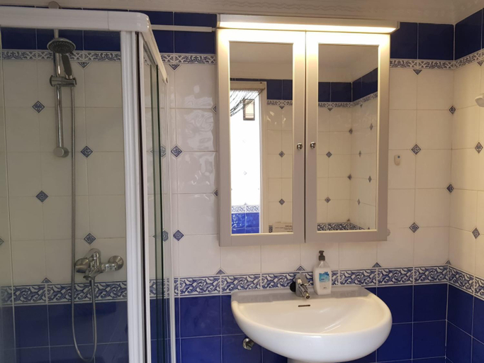 Bathroom 4, Bungalows Bahamas beside the park and 300m to the beach, Las Palmas