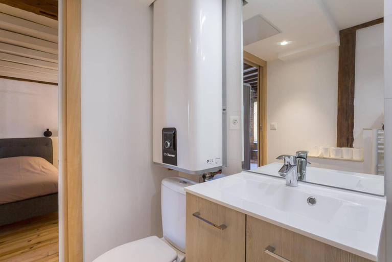 Bathroom 13