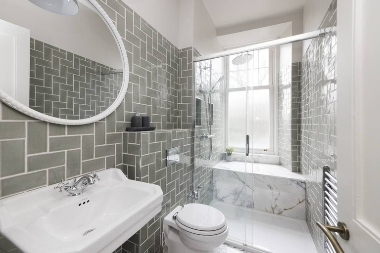 Bathroom 3, JOIVY Stylish 2bed Flat Near Calton Hill, Edinburgh