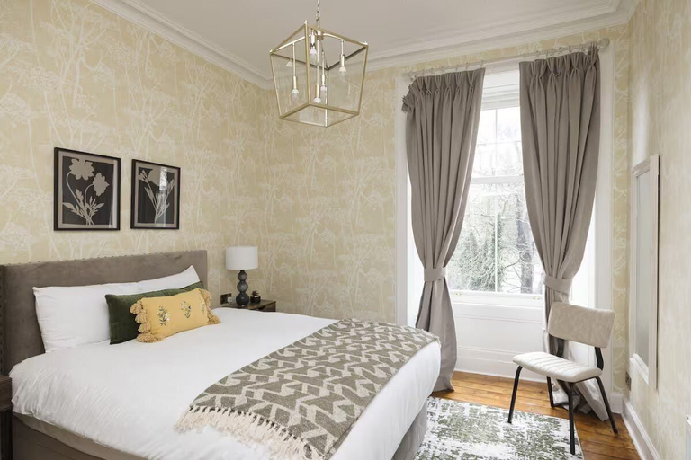 Bedroom 2, JOIVY Stylish 2bed Flat Near Calton Hill, Edinburgh