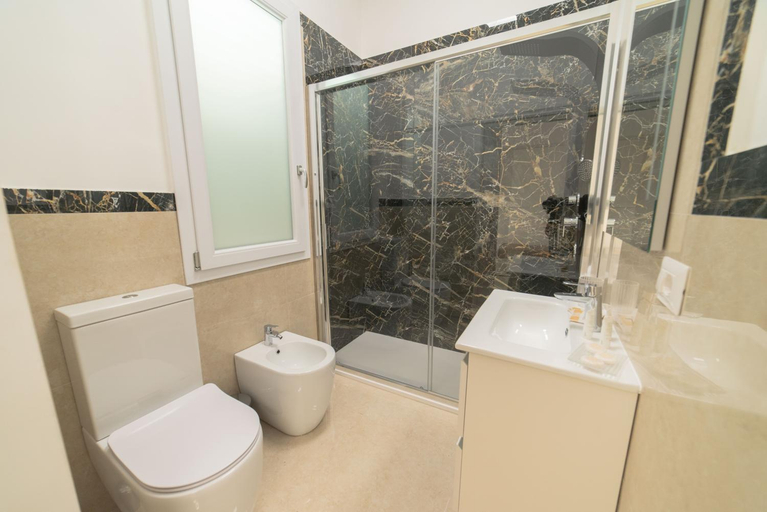 Bathroom 5, B&B Mandorlo Bianco, Syracuse