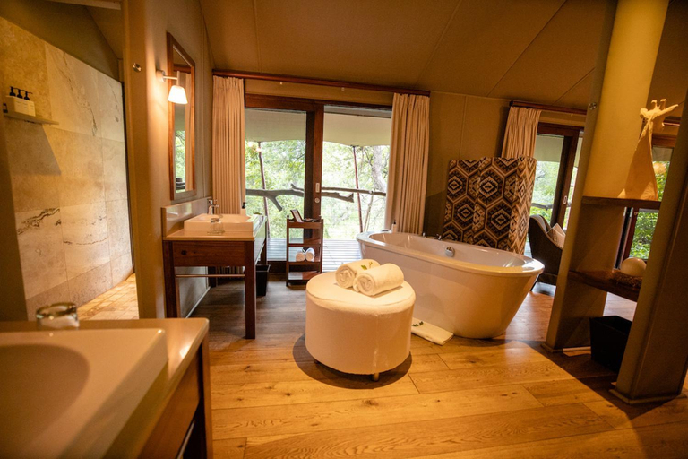 Bathroom 4, Kapama Buffalo Camp, Mopani