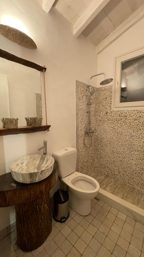 Others 4, vraxleri house, Ionian Islands