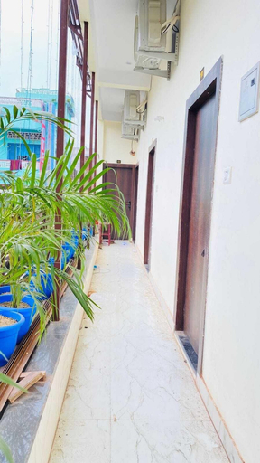 Others 5, Hotel ornate, Chandauli