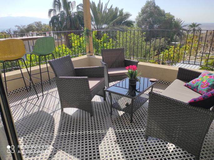 Others 4, Bar suite
