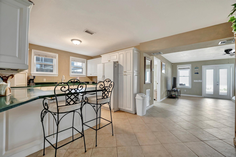 Others 4, Stones Throw Beachfront Luxury Suites, Pinellas