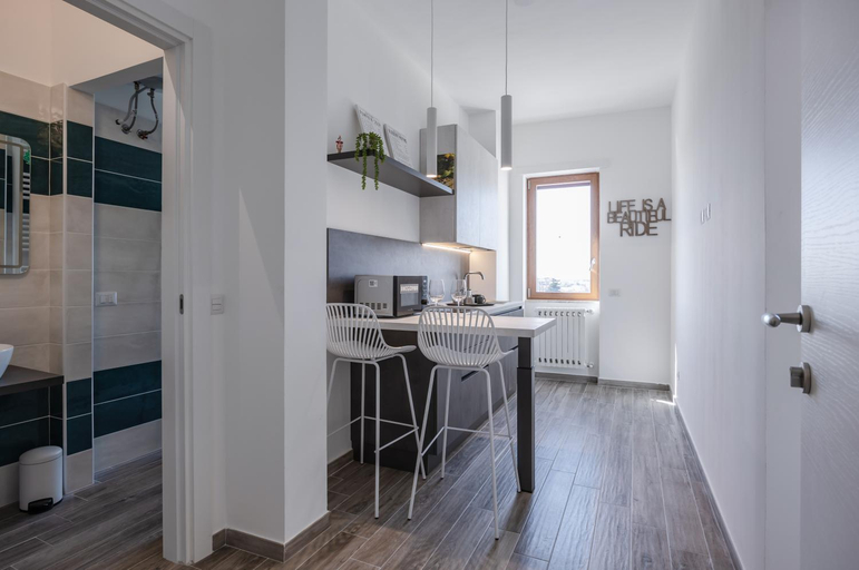 Others 2, GuestHost - Licia & Tonino Apartments near the station, Lecce