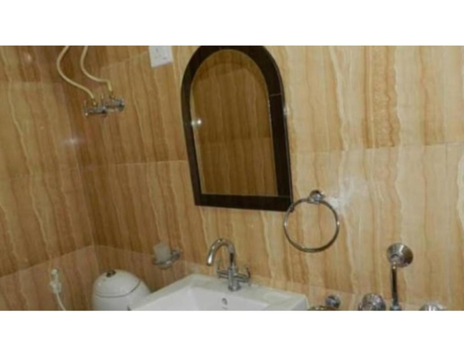 Bathroom 3, Shivom Hotel, Modinagar, Ghaziabad
