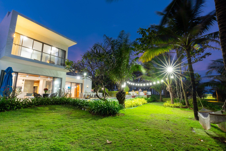 Exterior 4
