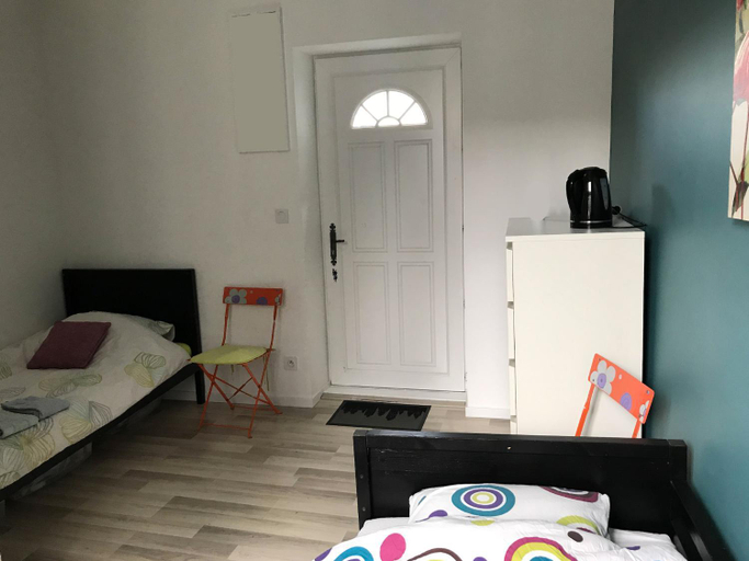 Others 3, Chambre independante avec SDB-Terrasse privative. Centre ville, Gard