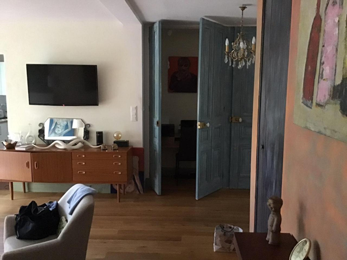 Others 3, Appartement Monseigneur, Morbihan