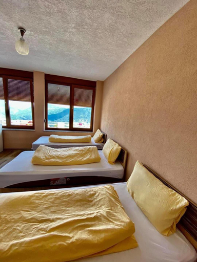 Others 5, Hotel Te Liqeni, Peć