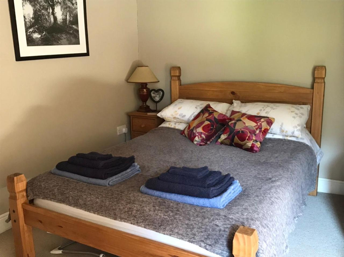 Bedroom 2, Woodmill Farm Apartment, Gloucestershire