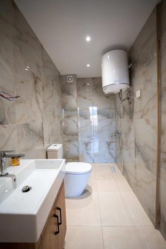 Bathroom 3, iLLYRIA HOTEL
