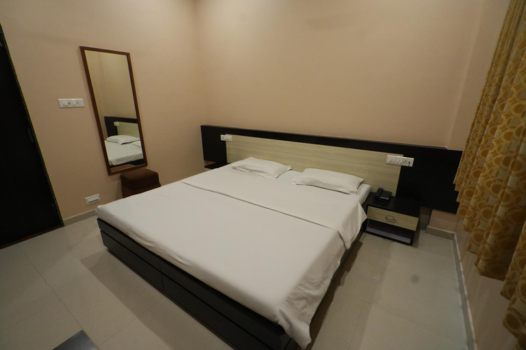 Hotel Ravi Residency, Kheda